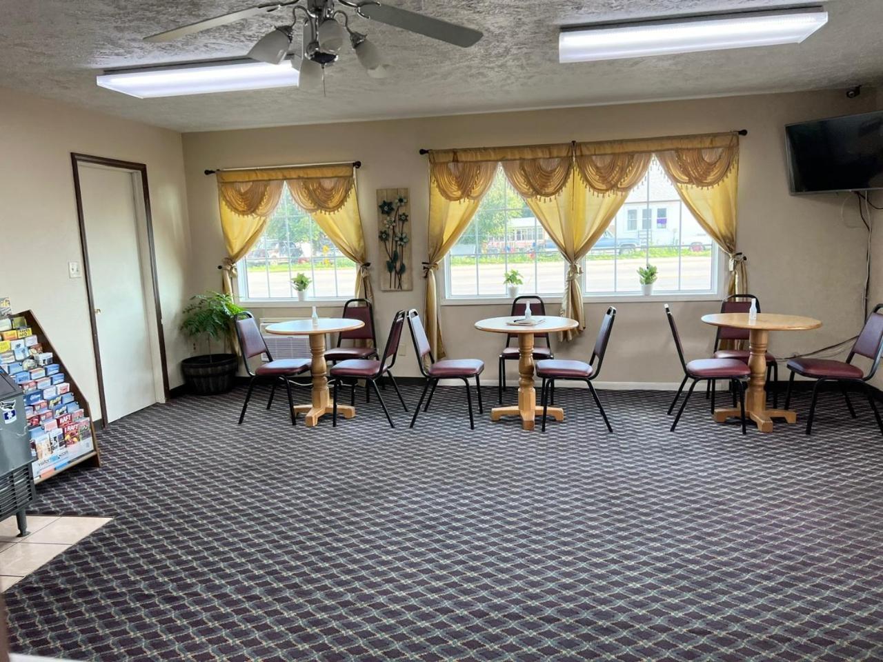 Economy Inn แมคคุก ภายนอก รูปภาพ