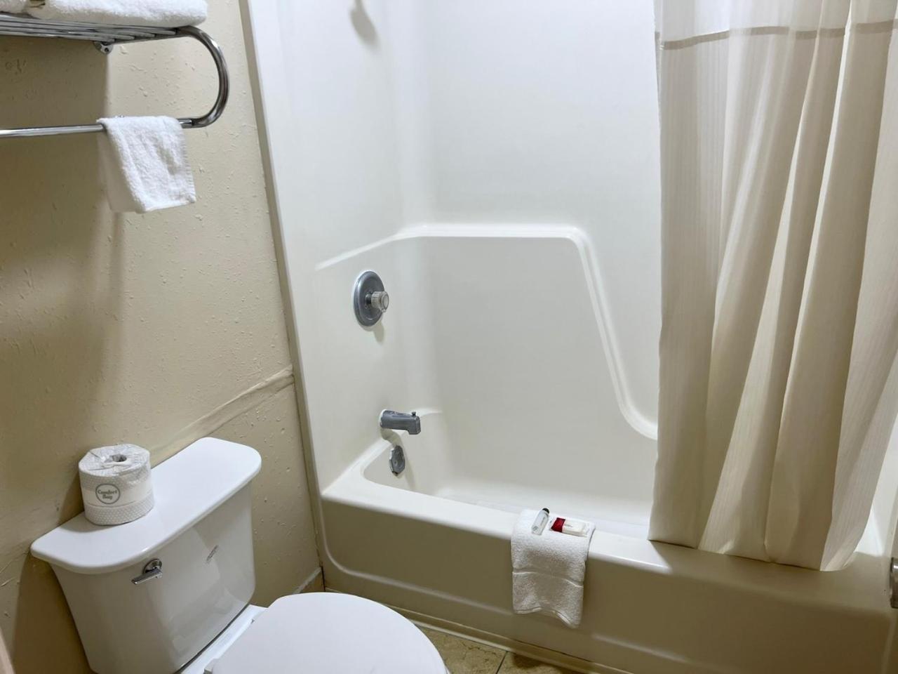 Economy Inn แมคคุก ภายนอก รูปภาพ
